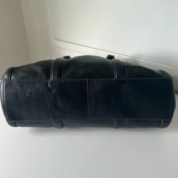 Fossil Black Leather Bag with Gold Zipper - Picture 4 of 6